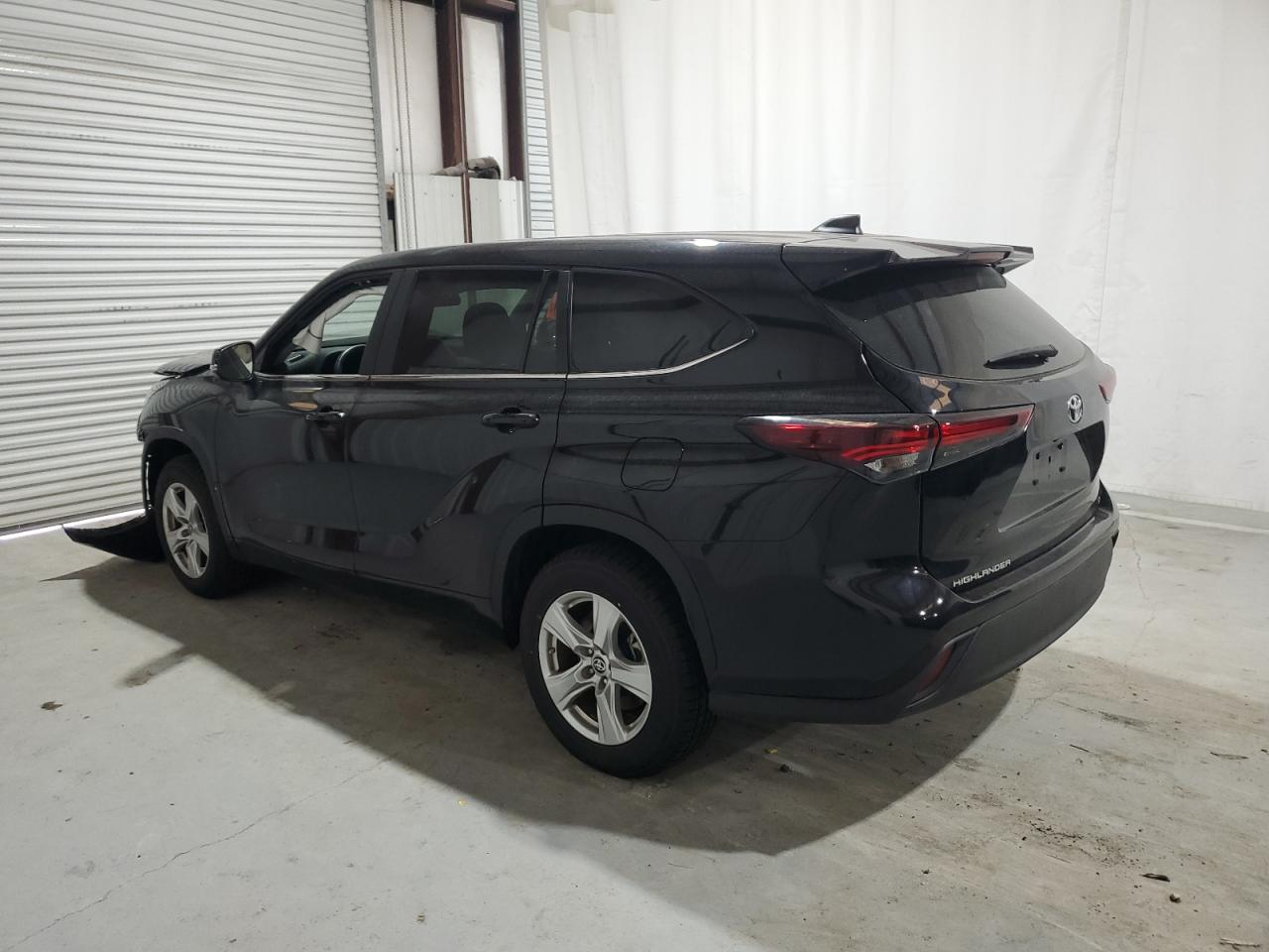 2024 Toyota Highlander - Image 2