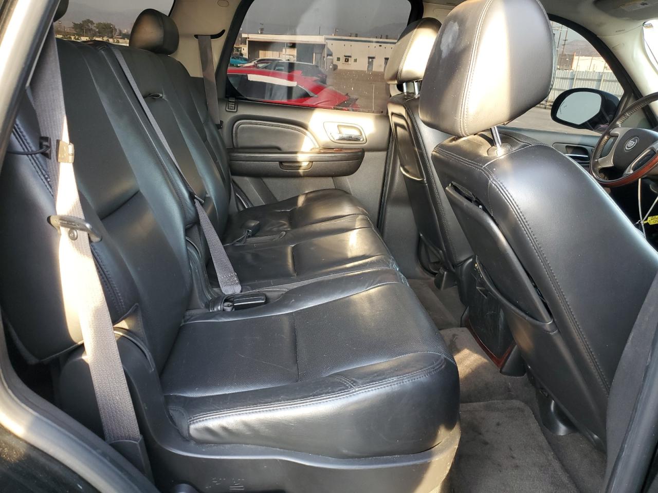 2009 Cadillac Escalade - Image 11