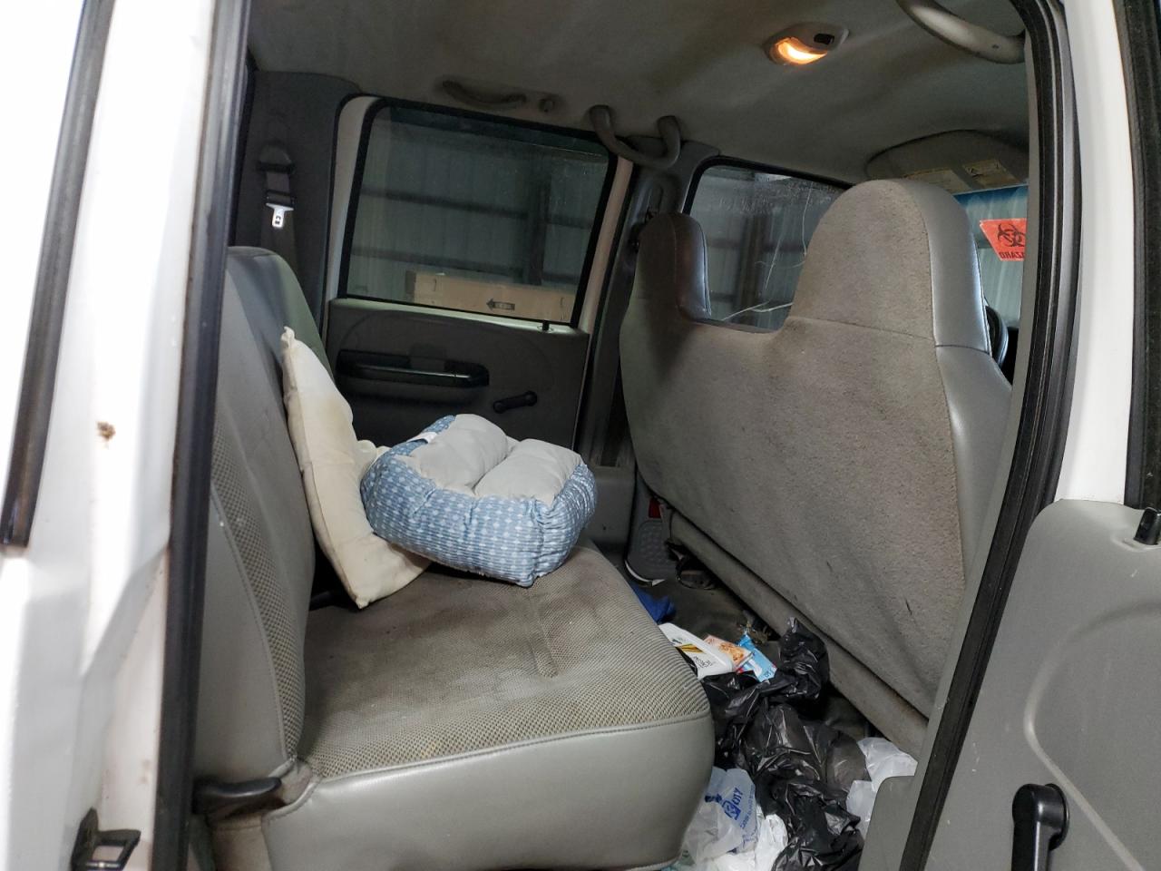 2006 Ford F250 - Image 11
