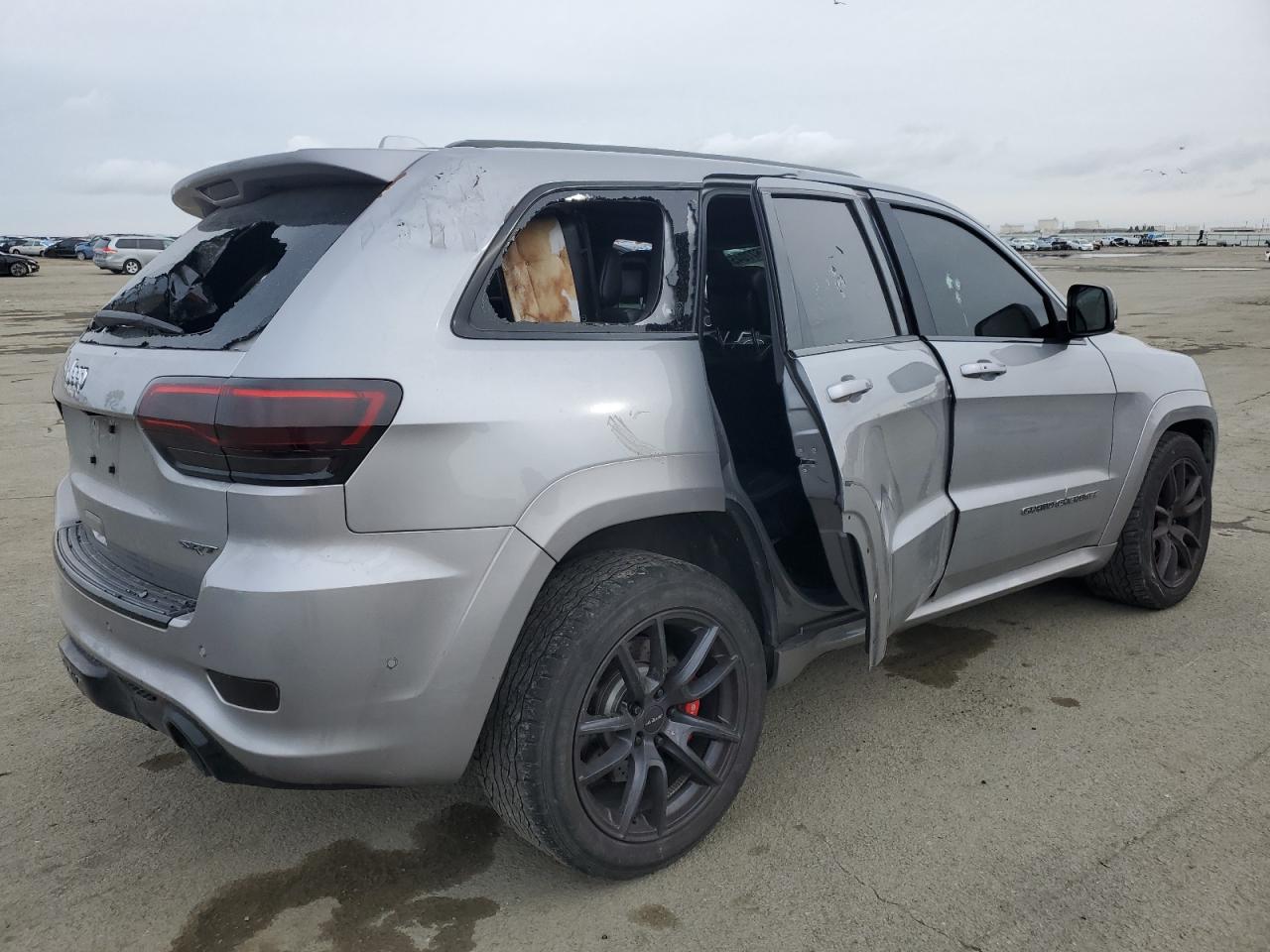2017 Jeep Grand Cherokee - Image 3