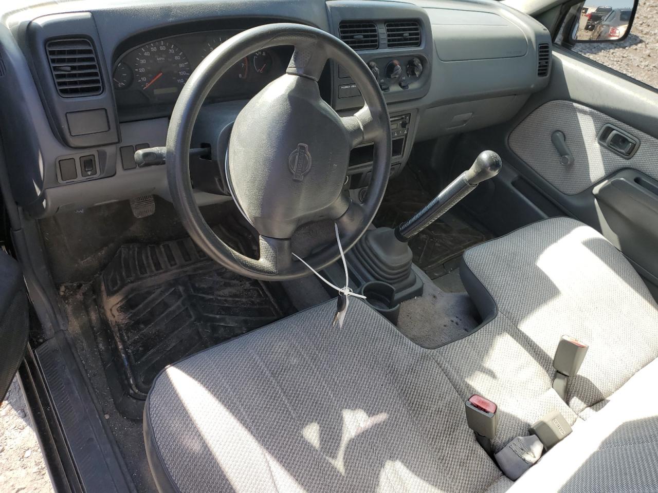 2001 Nissan Navara (Frontier) - Image 8