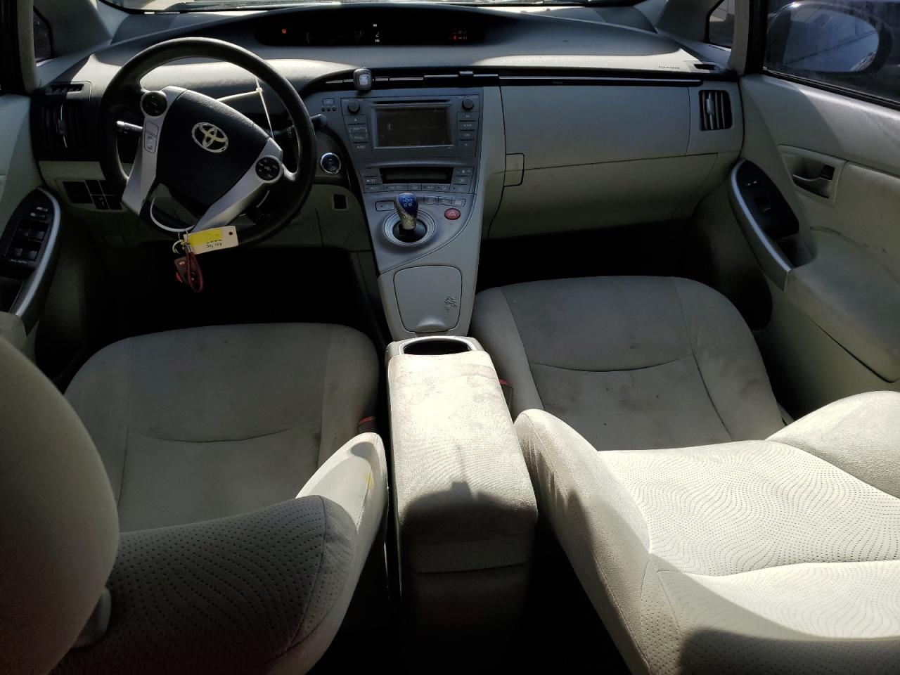 2012 Toyota Prius - Image 8