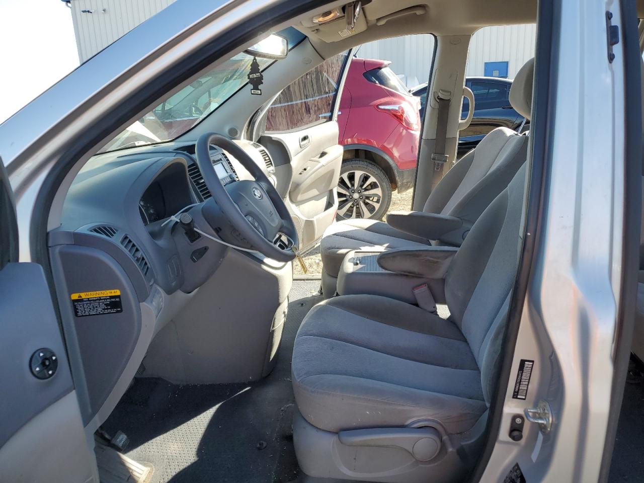 2014 Kia Sedona - Image 7