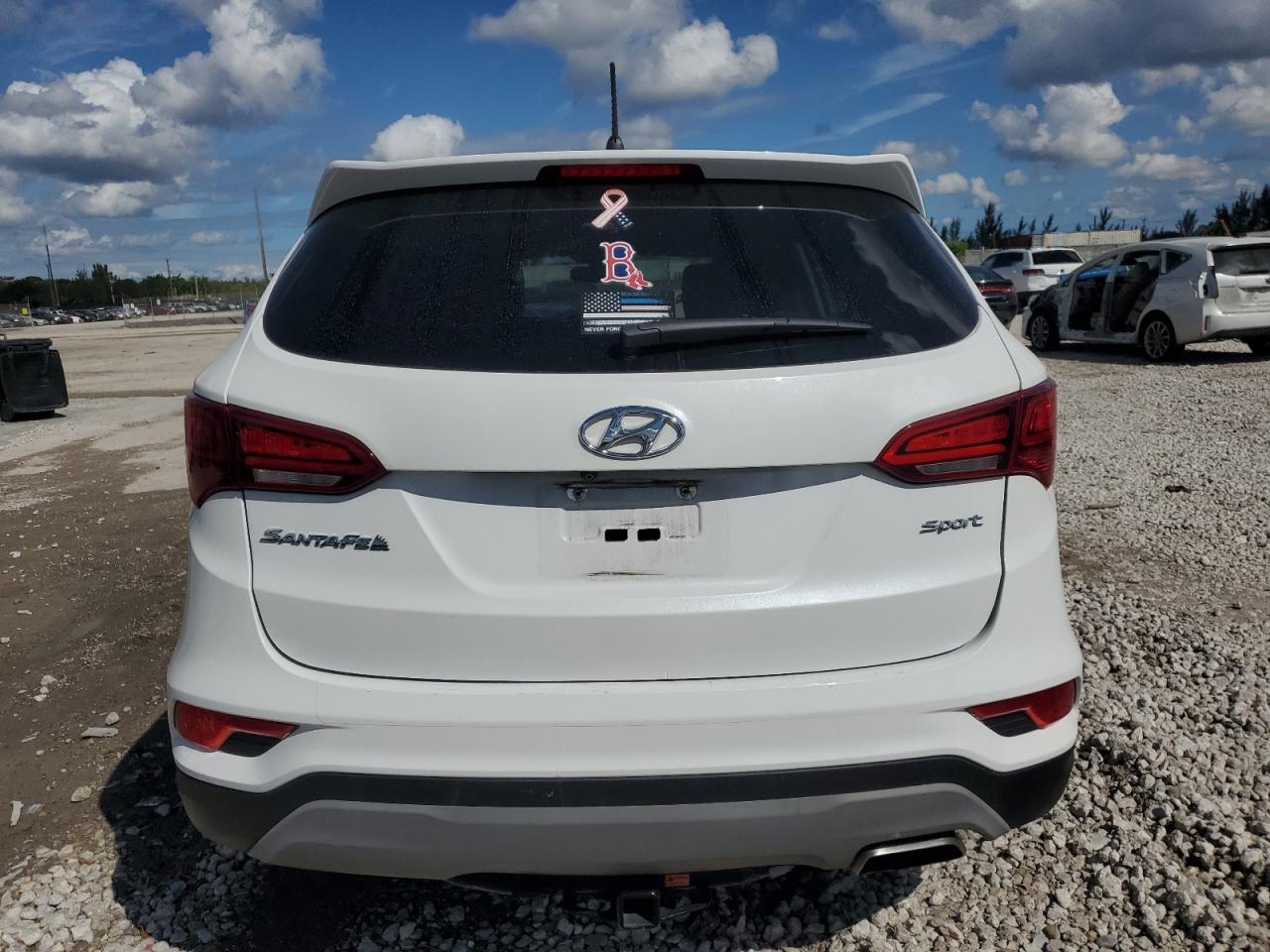 2018 Hyundai Santa Fe - Image 6