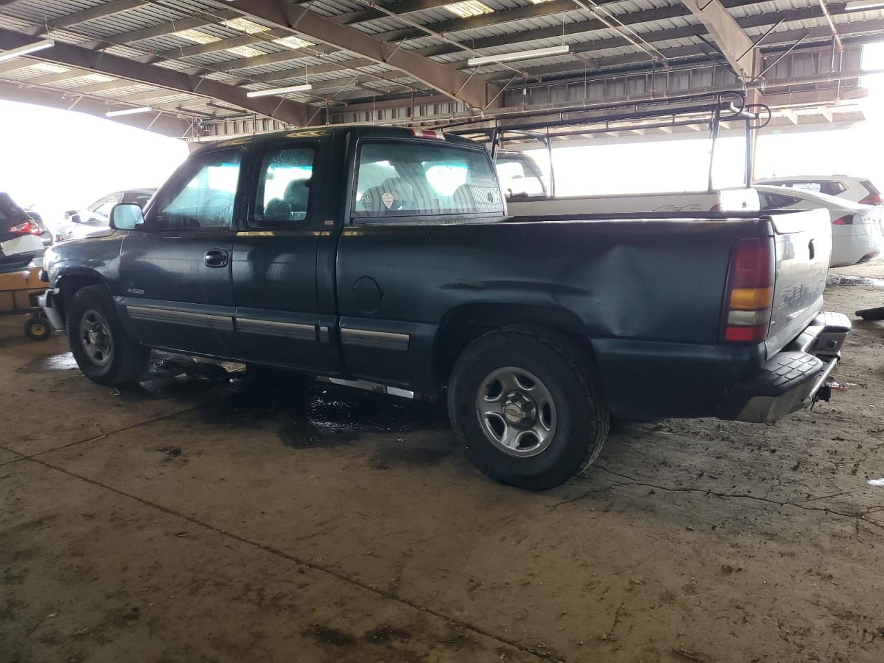 2001 Chevrolet Silverado - Image 2