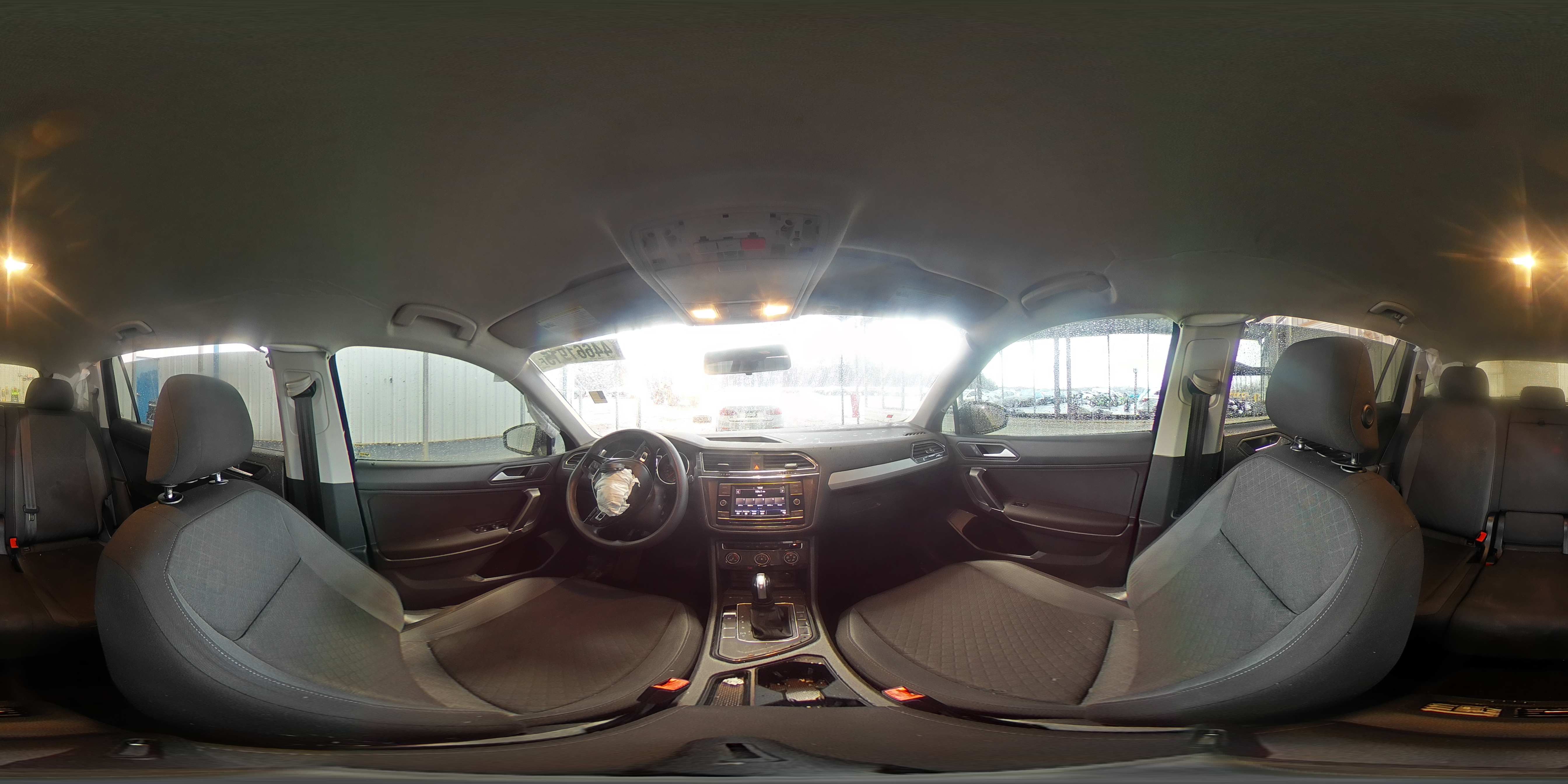 2020 Volkswagen Tiguan - Image 14