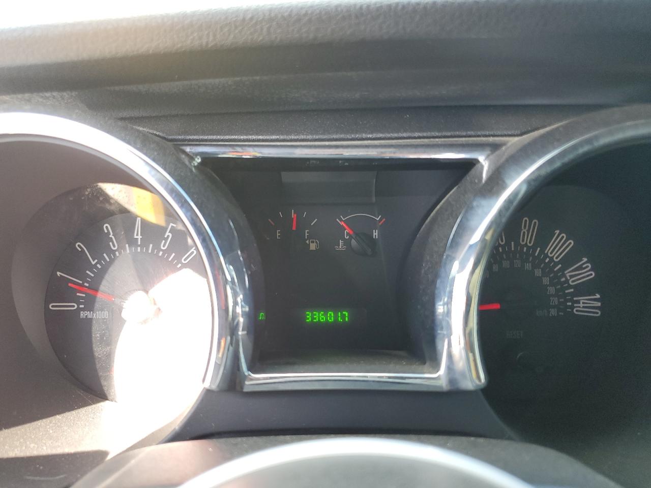 2005 Ford Mustang - Image 9