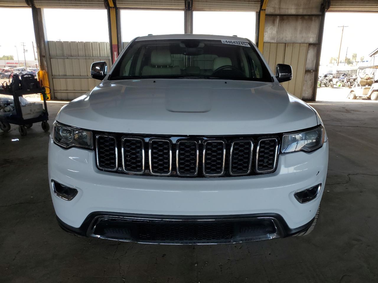 2018 Jeep Grand Cherokee - Image 5
