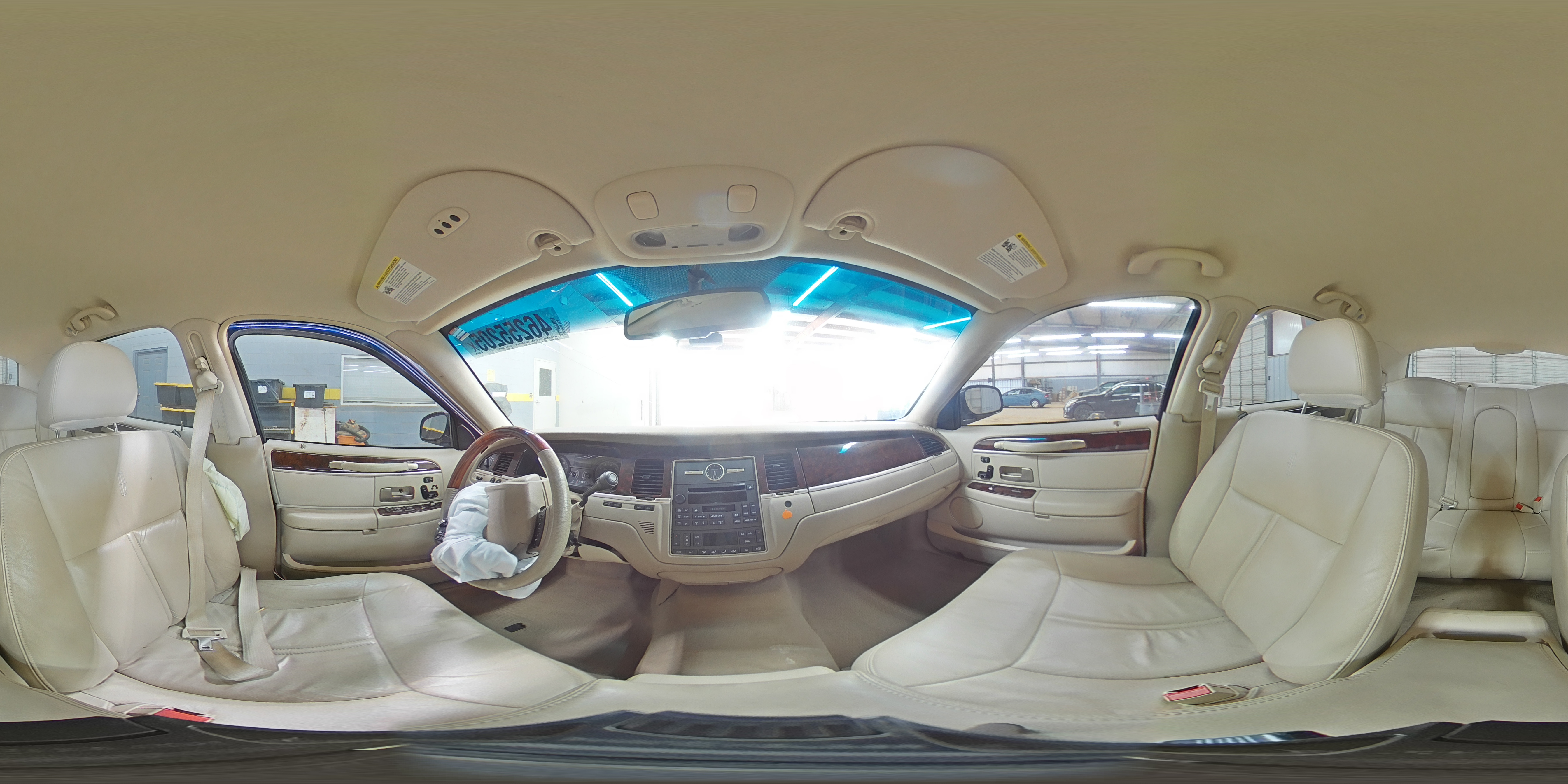 2007 Lincoln Town Car - Image 13
