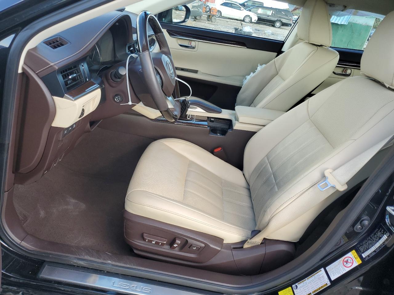 2017 Lexus ES - Image 7