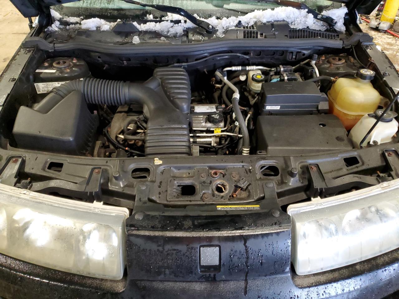 2004 Saturn VUE - Image 12