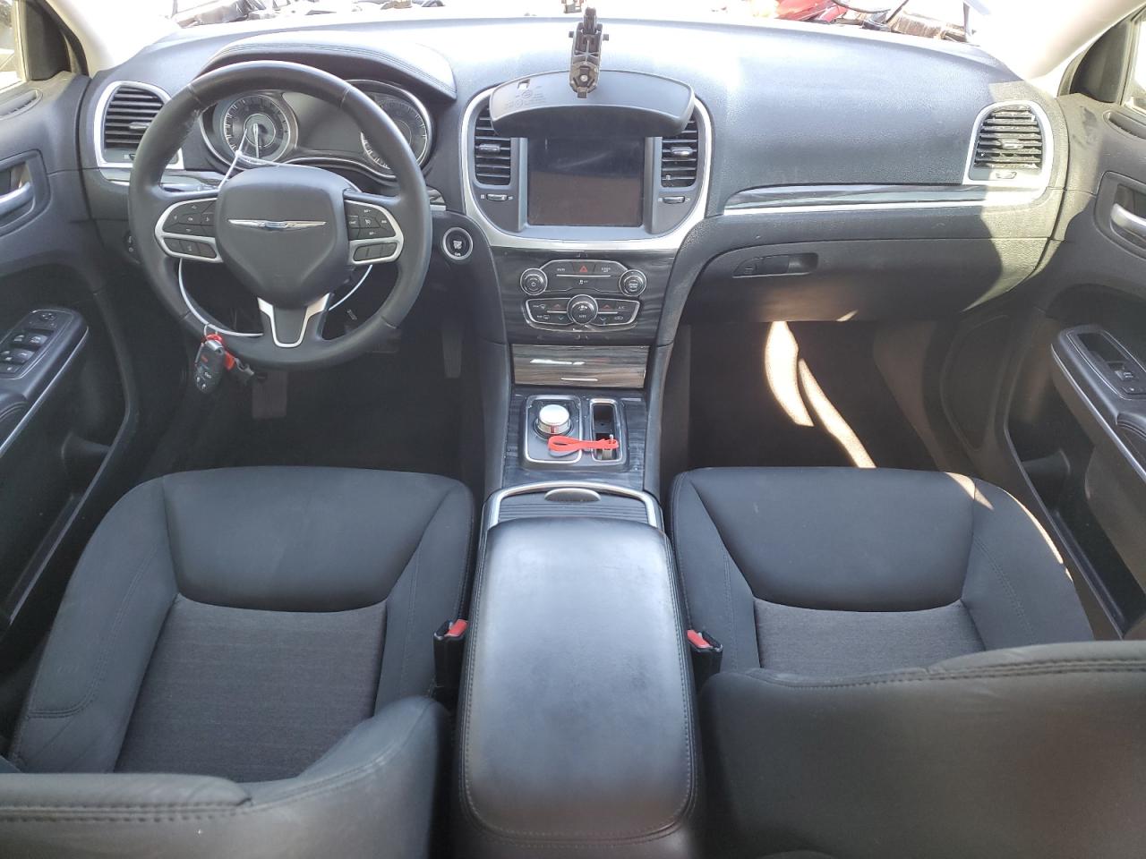 2018 Chrysler 300 - Image 8