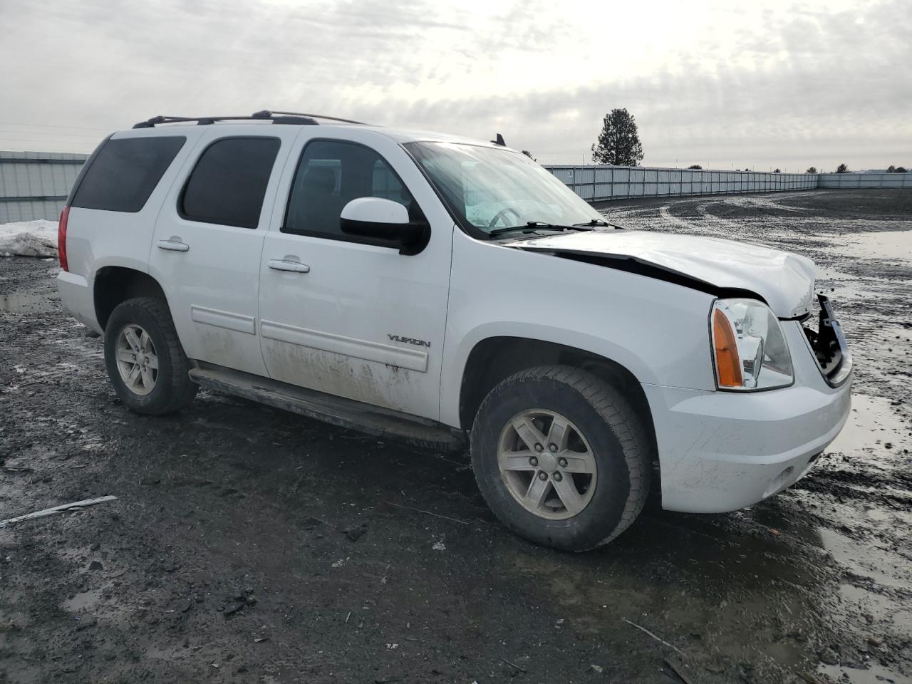 2013 GMC Yukon - Image 4