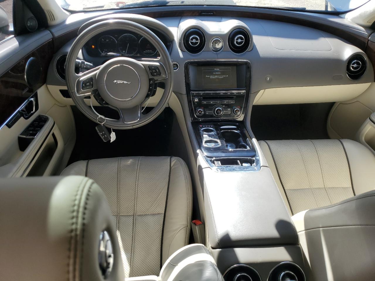 2014 Jaguar XJ - Image 8