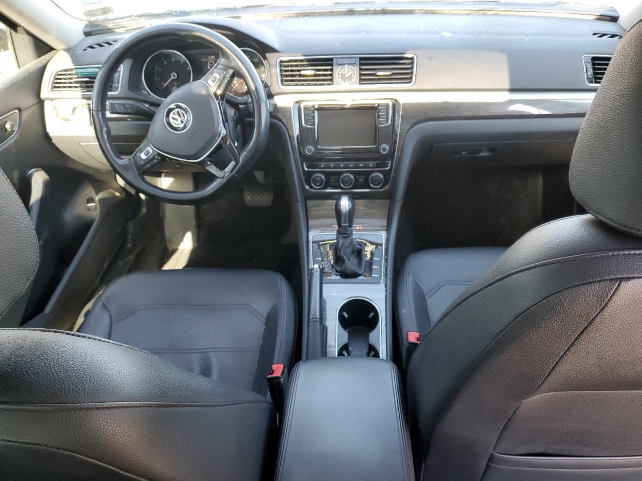 2016 Volkswagen Passat - Image 8