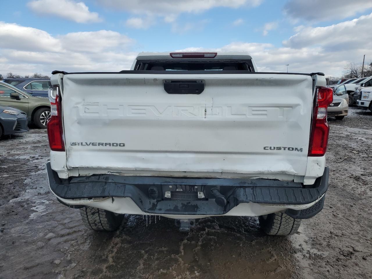 2022 Chevrolet Silverado - Image 6