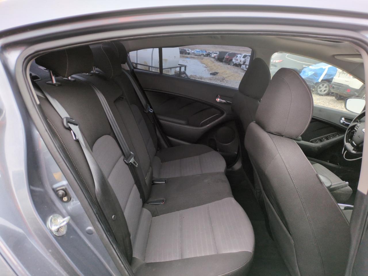2017 Kia Forte - Image 10