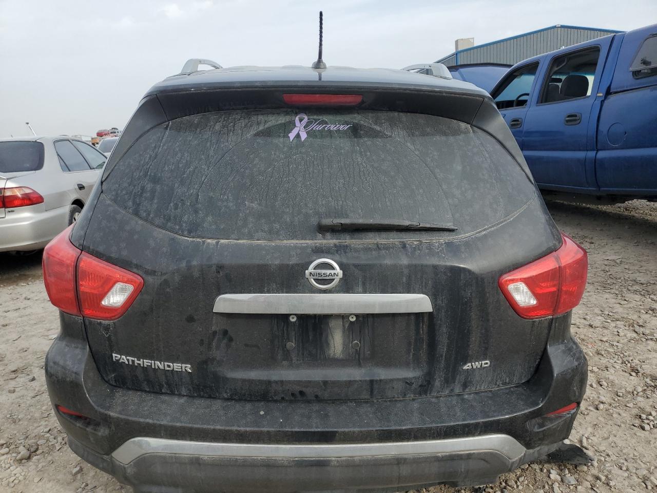 2017 Nissan Pathfinder - Image 6