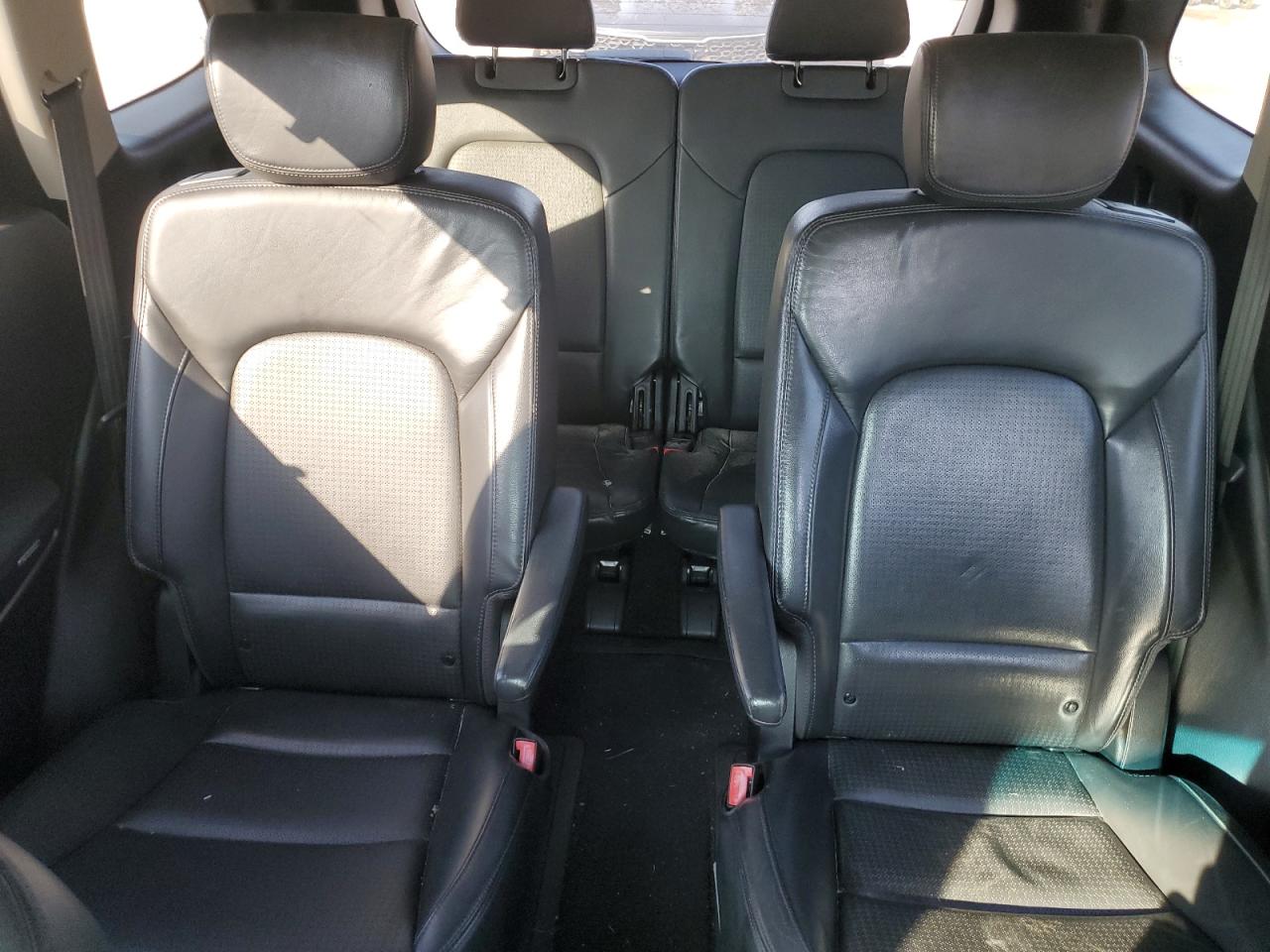 2013 Hyundai Santa Fe - Image 10