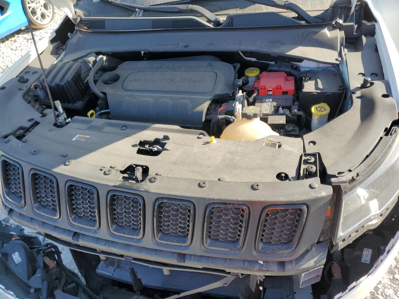 2020 Jeep Compass - Image 12