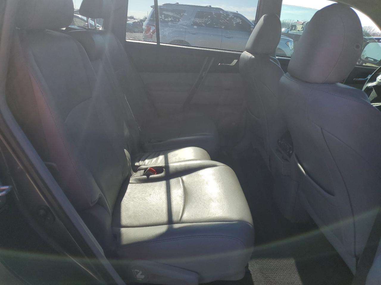 2013 Toyota Highlander - Image 10
