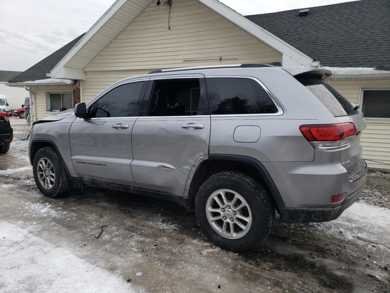 2020 Jeep Grand Cherokee - Image 2