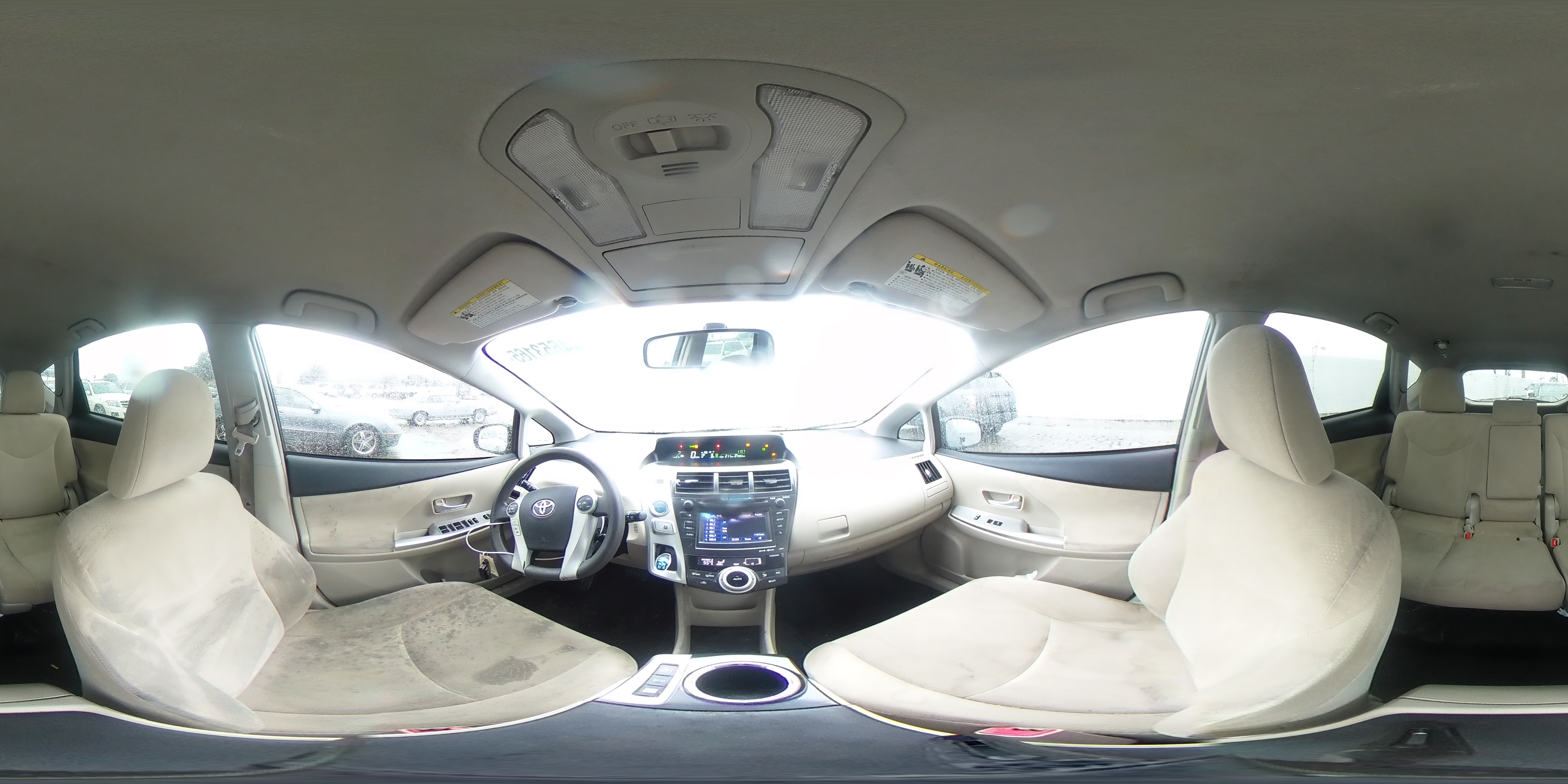 2013 Toyota Prius - Image 13