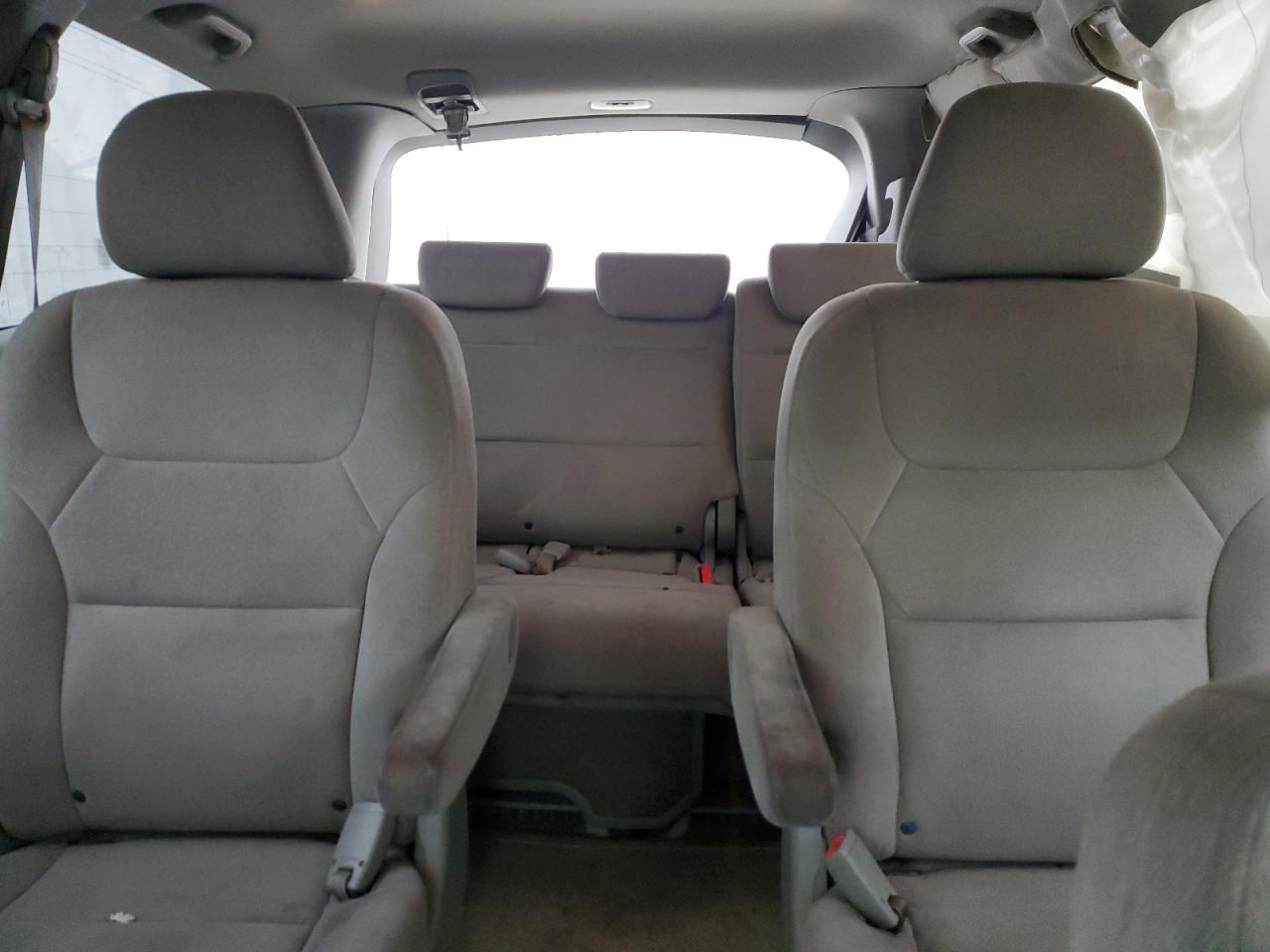2005 Honda Odyssey - Image 10