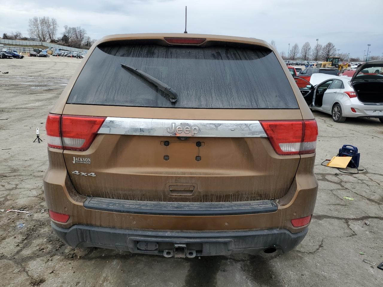 2011 Jeep Grand Cherokee - Image 6