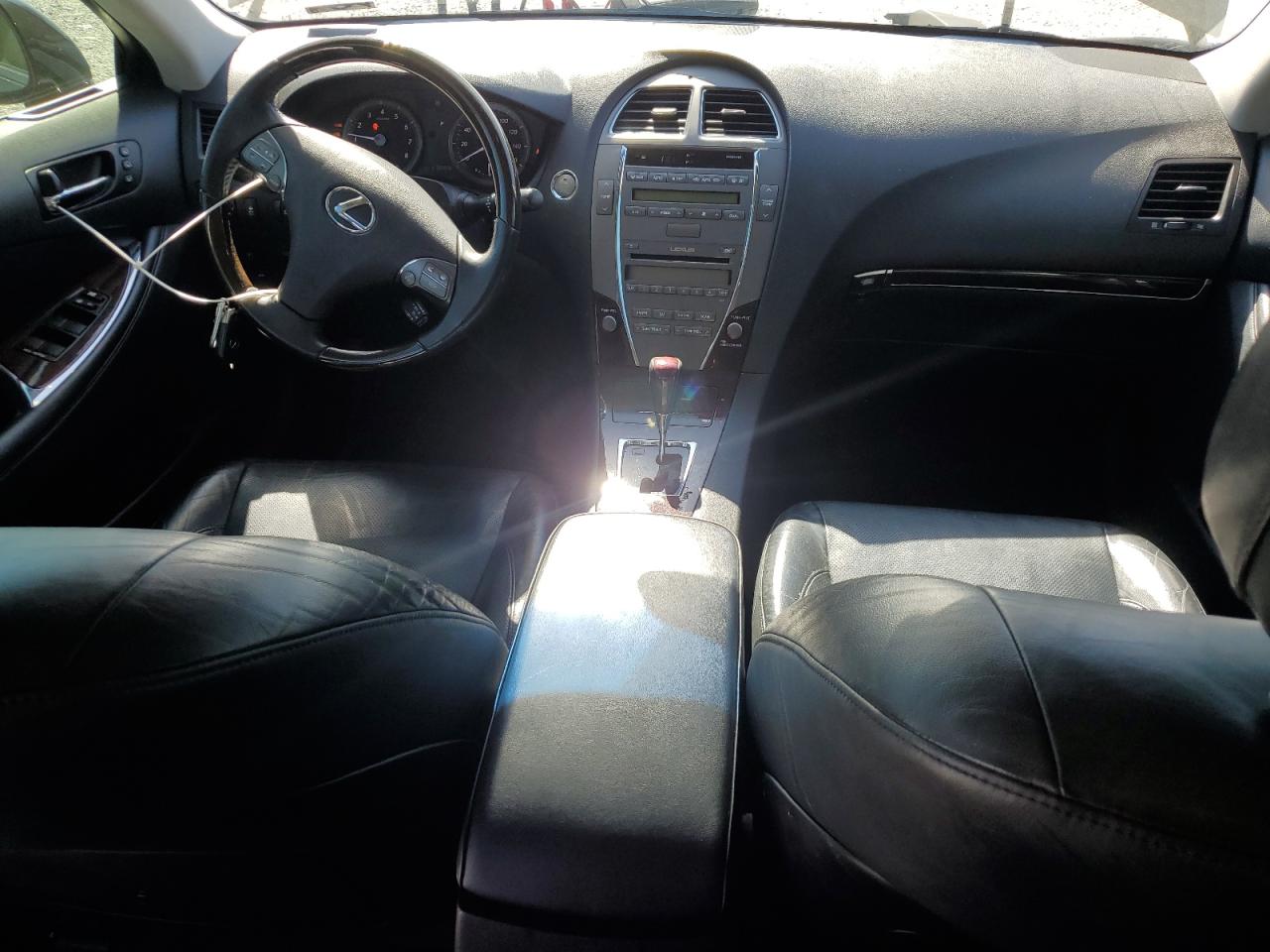 2010 Lexus ES - Image 8