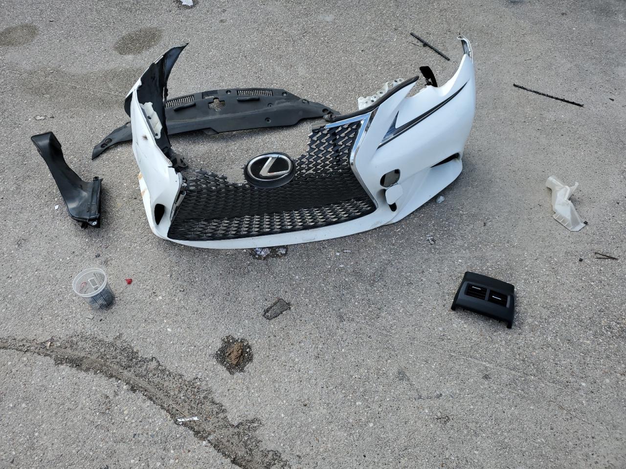 2016 Lexus IS - Image 12