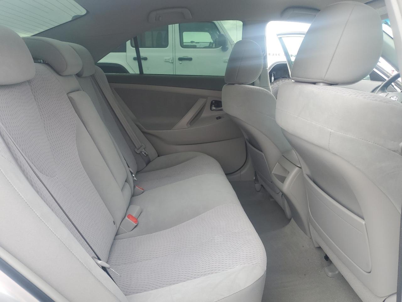 2011 Toyota Camry - Image 10