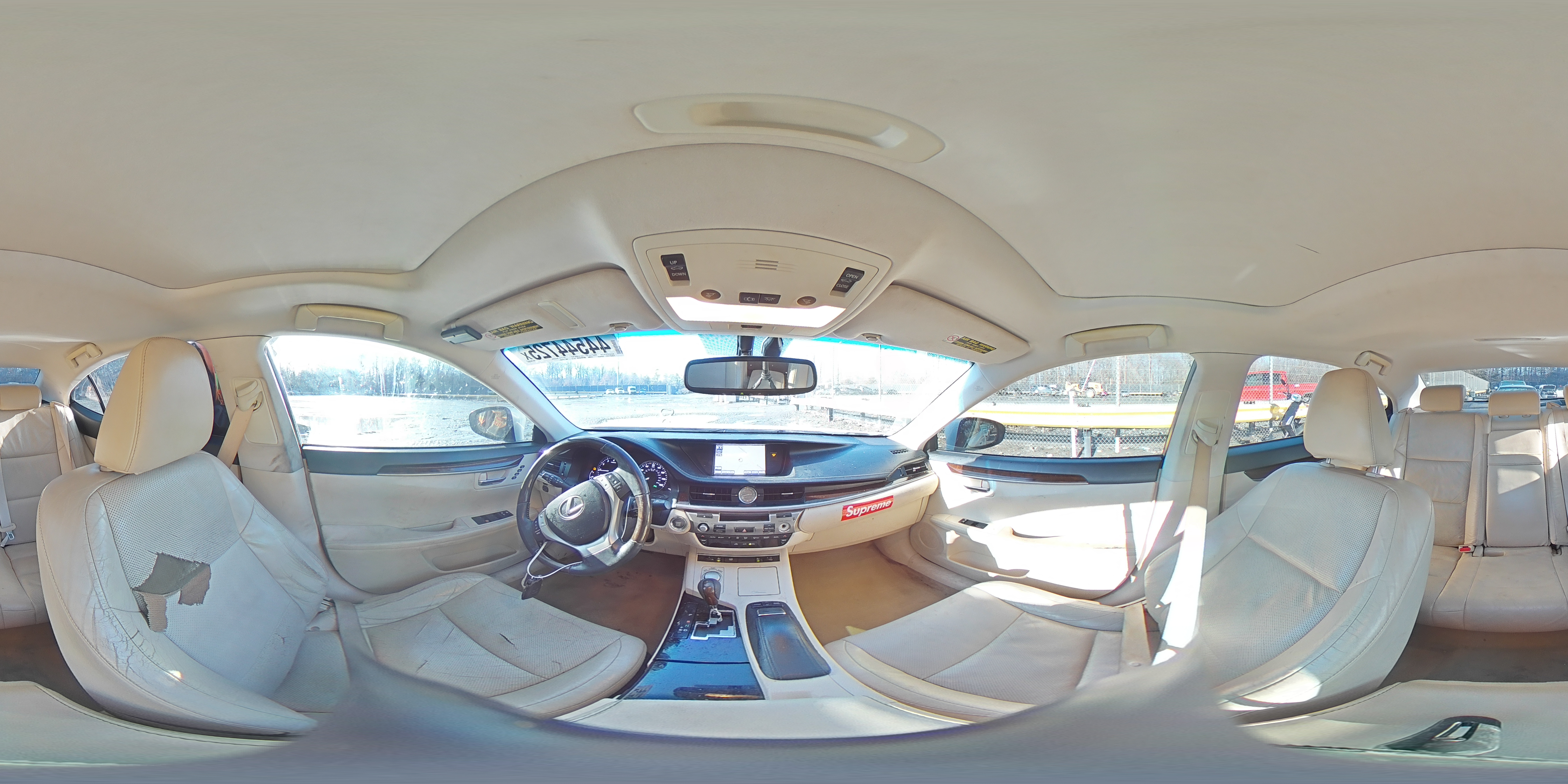 2013 Lexus ES - Image 12