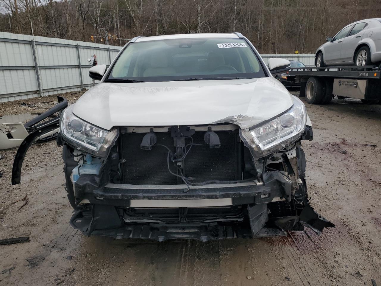 2017 Toyota Highlander - Image 5