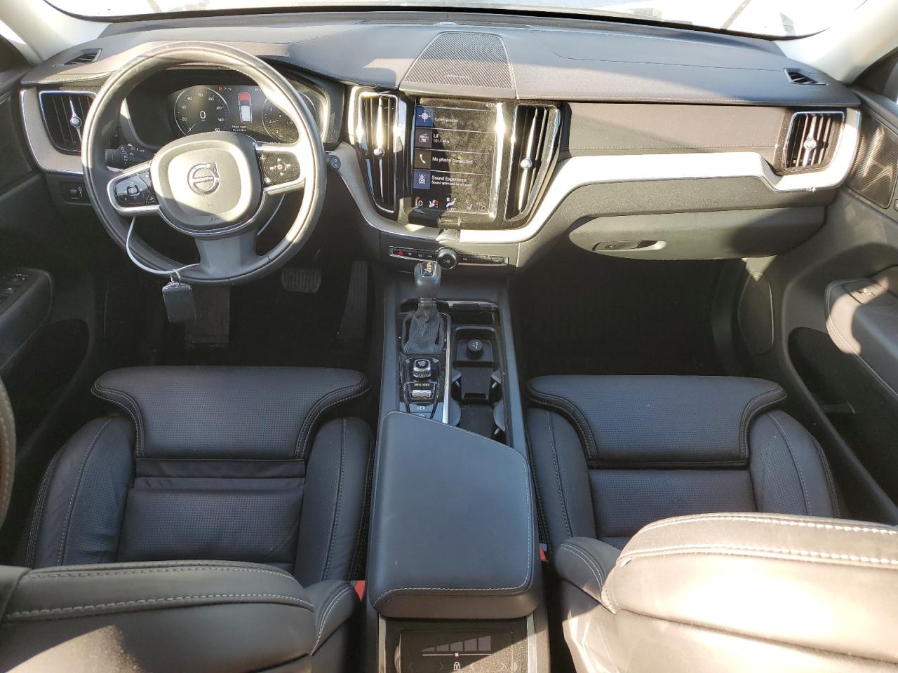 2021 Volvo XC60 - Image 8