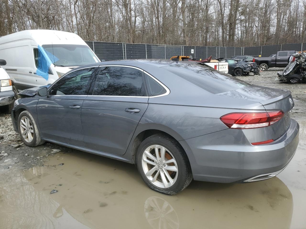 2020 Volkswagen Passat - Image 2