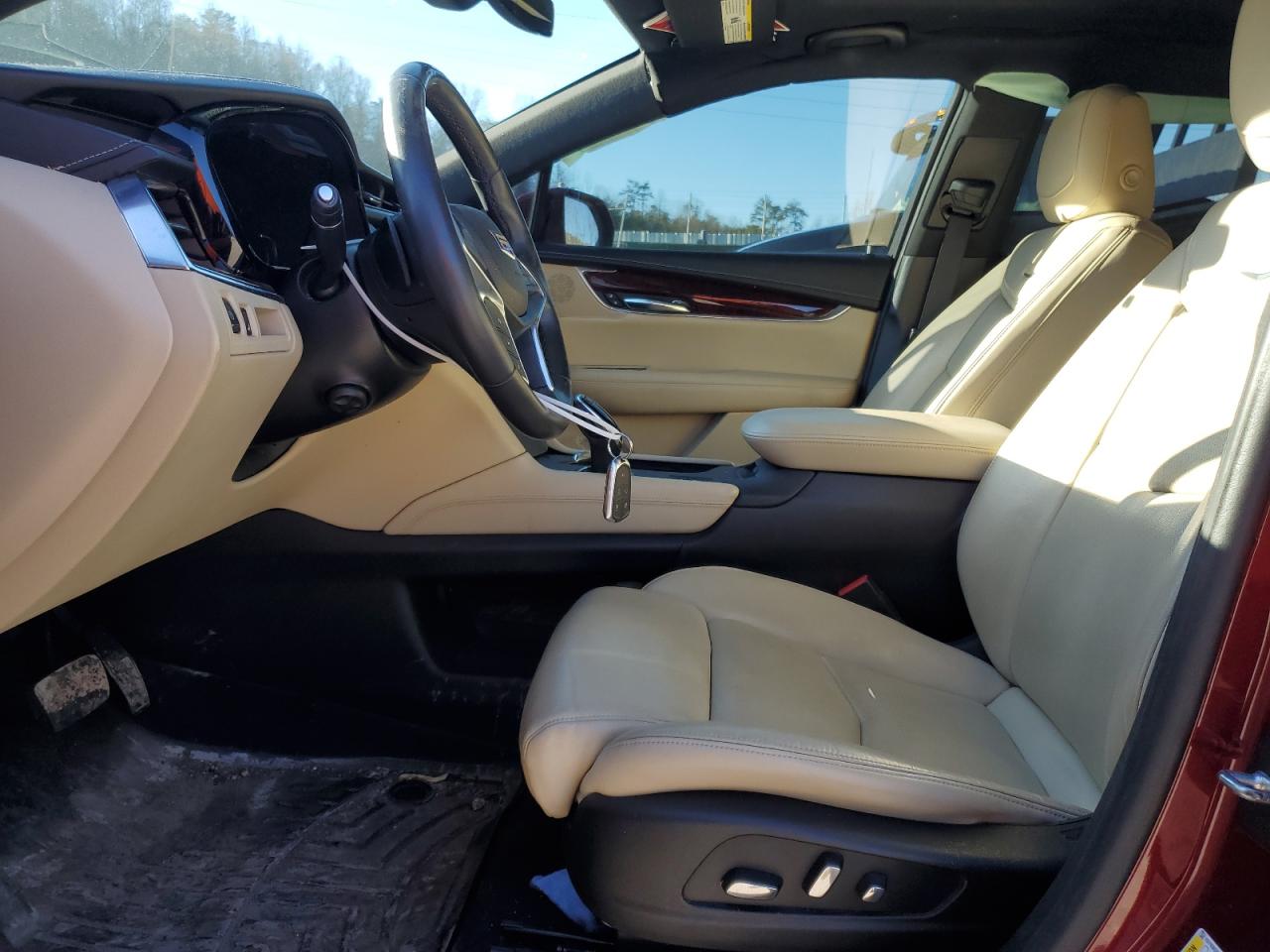 2017 Cadillac XT5 - Image 7