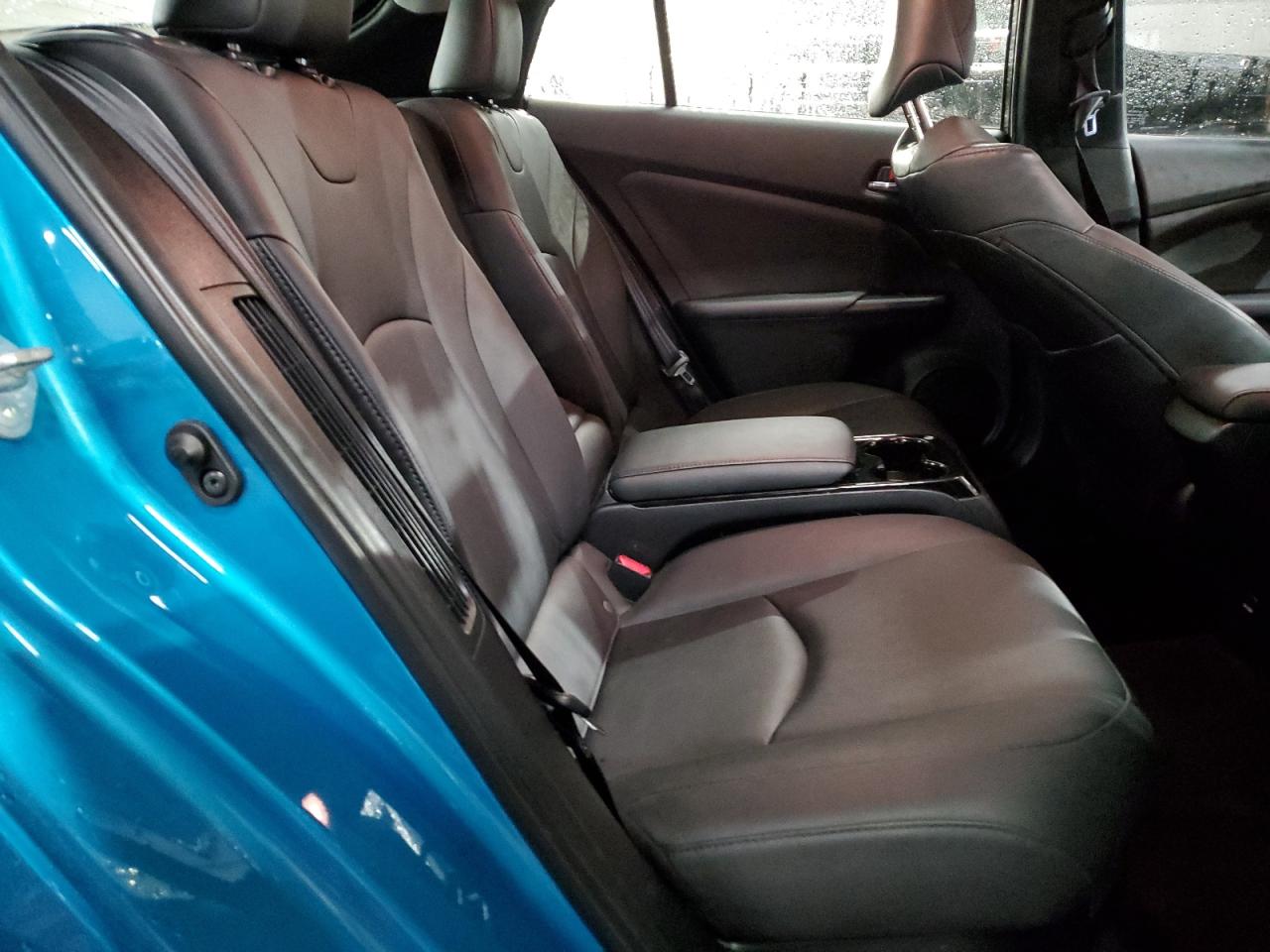 2017 Toyota Prius - Image 10
