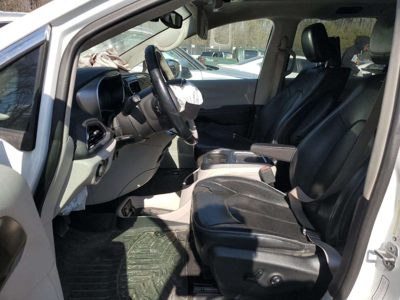 2018 Chrysler Pacifica - Image 7