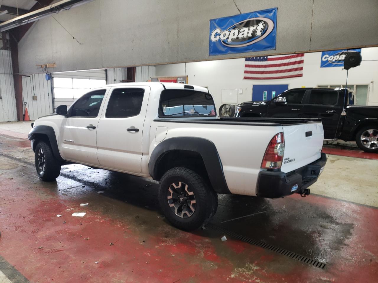 2014 Toyota Tacoma - Image 2