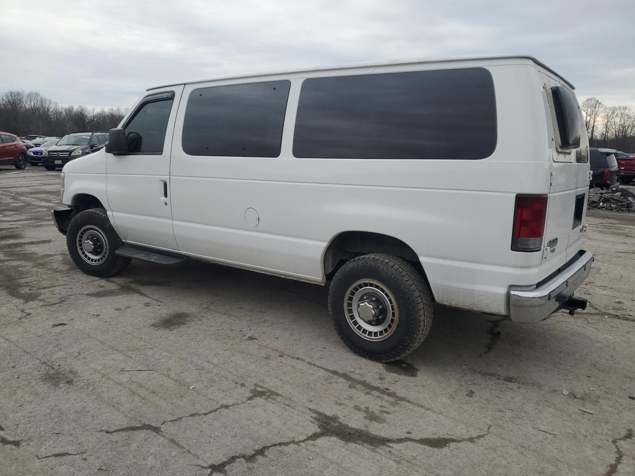 2008 Ford Econoline - Image 2