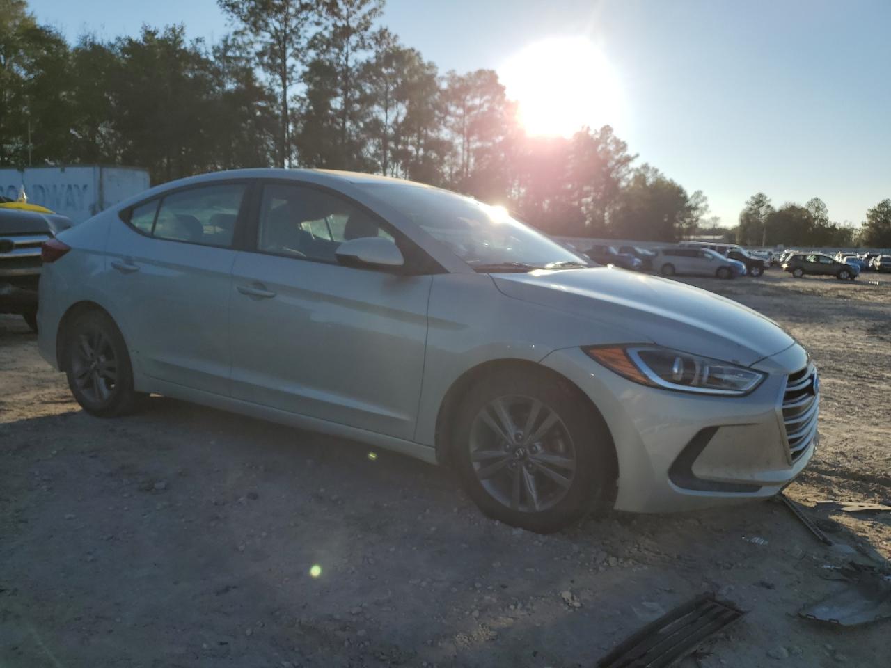 2017 Hyundai Elantra - Image 4