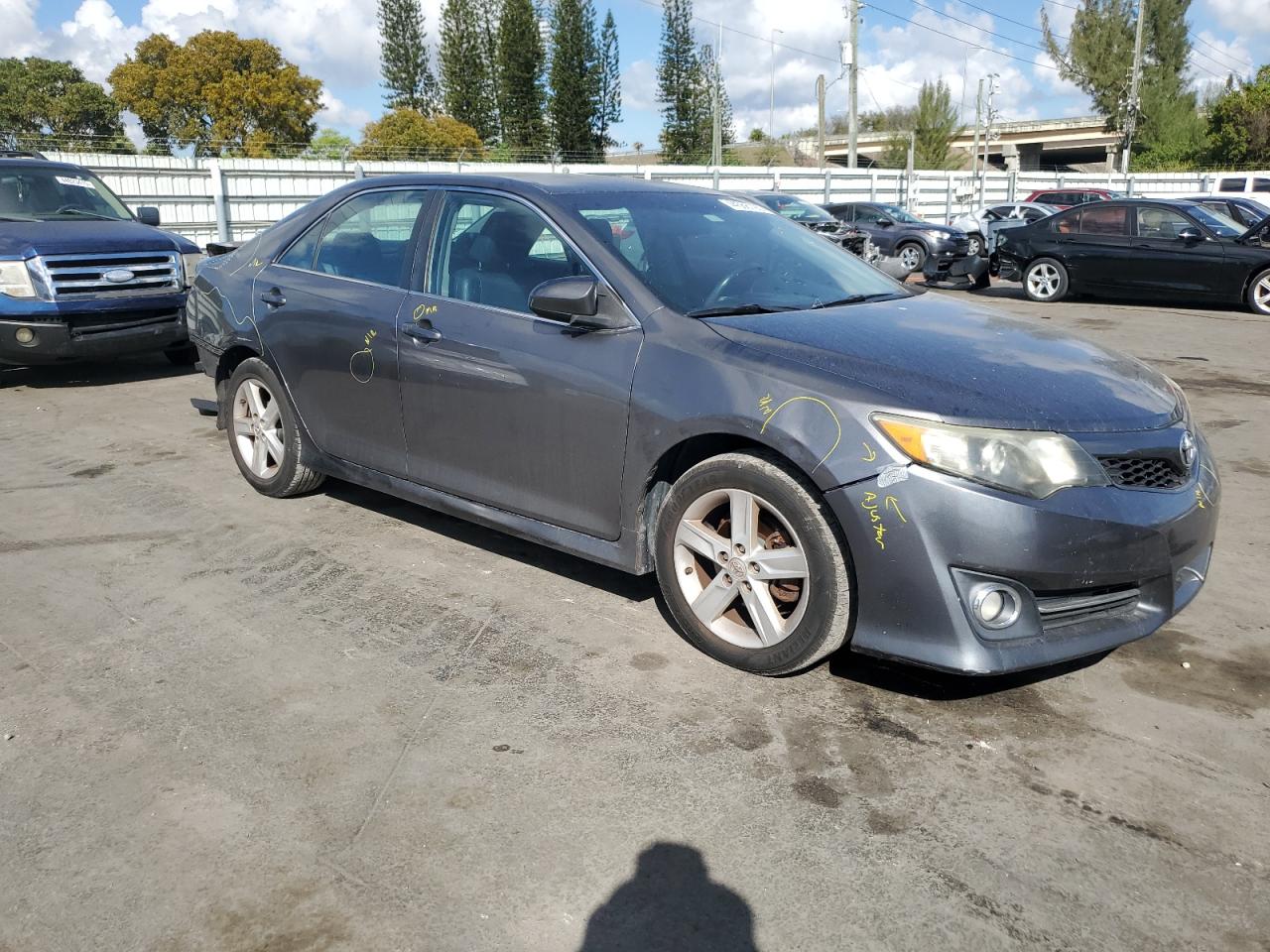 2014 Toyota Camry - Image 4