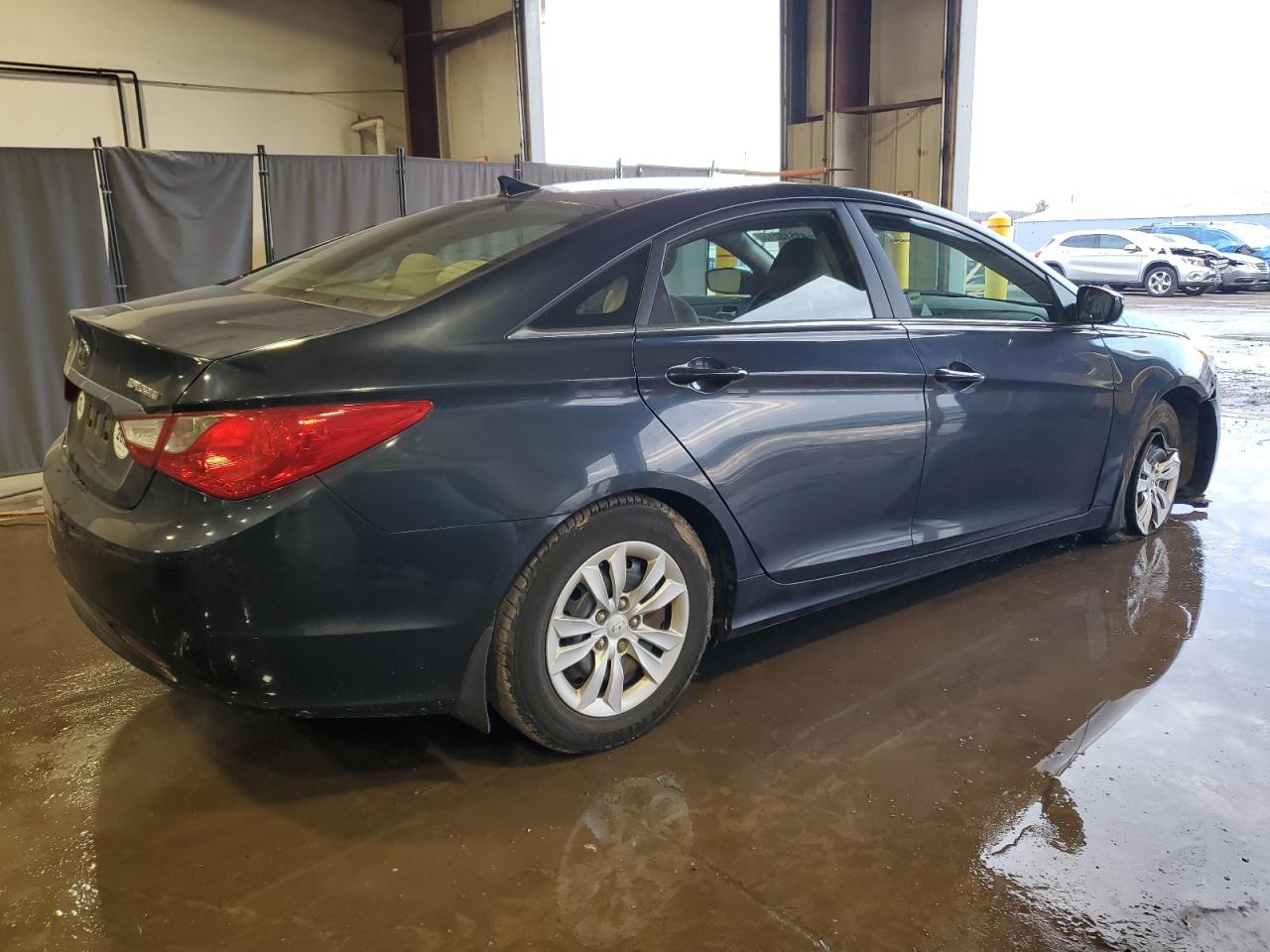 2012 Hyundai Sonata - Image 3