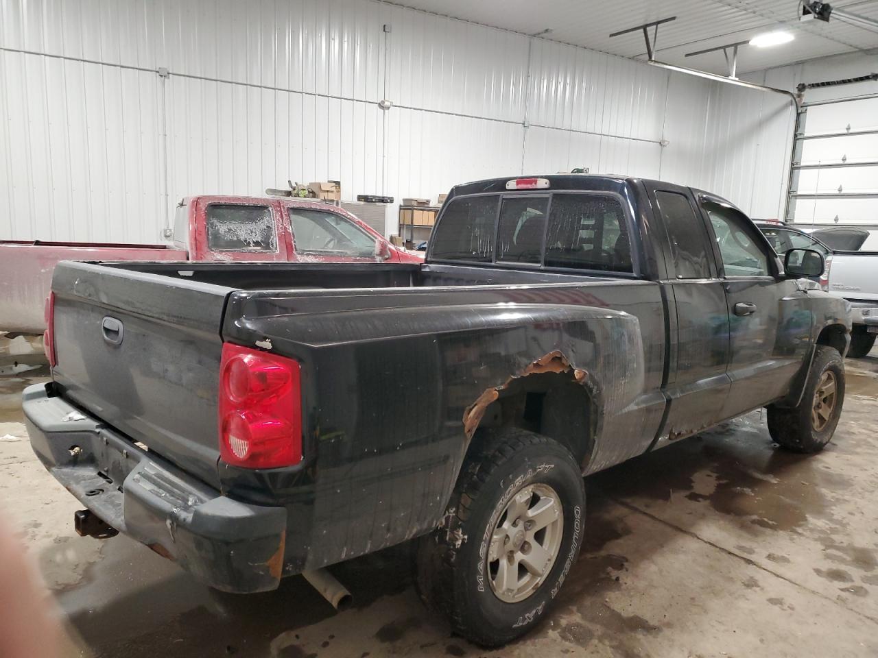 2006 Dodge Dakota - Image 3