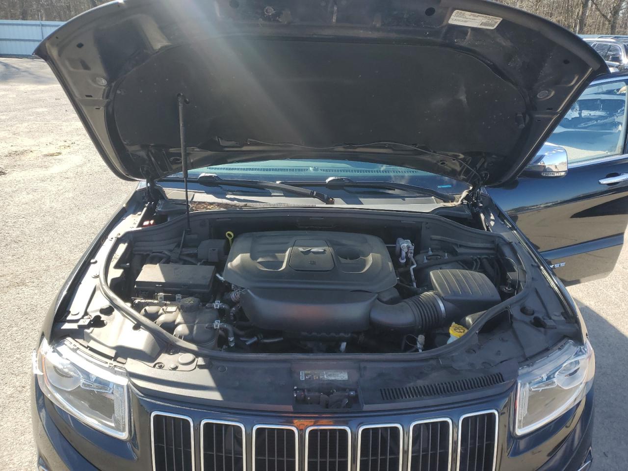 2016 Jeep Grand Cherokee - Image 12