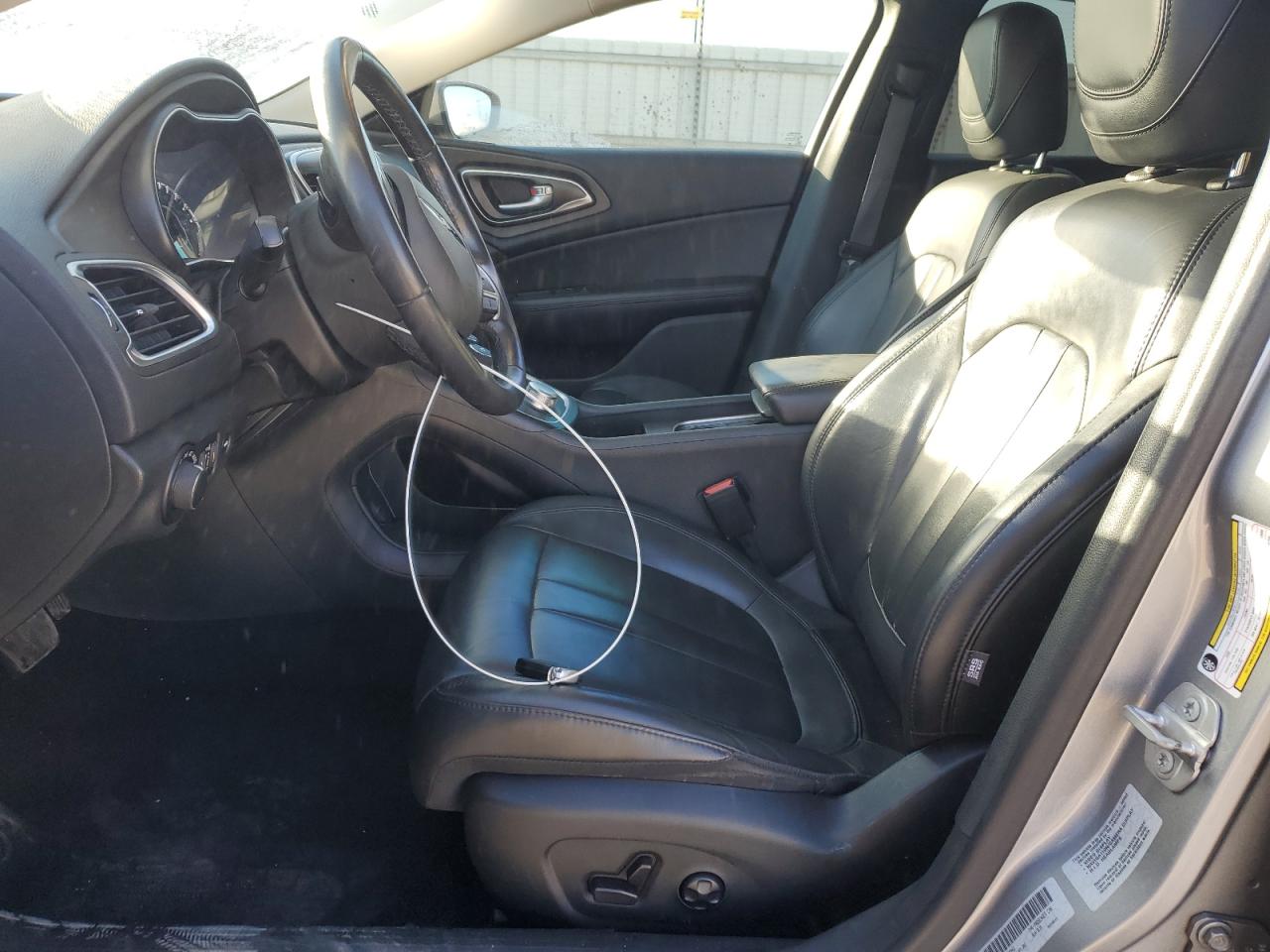 2016 Chrysler 200 - Image 7