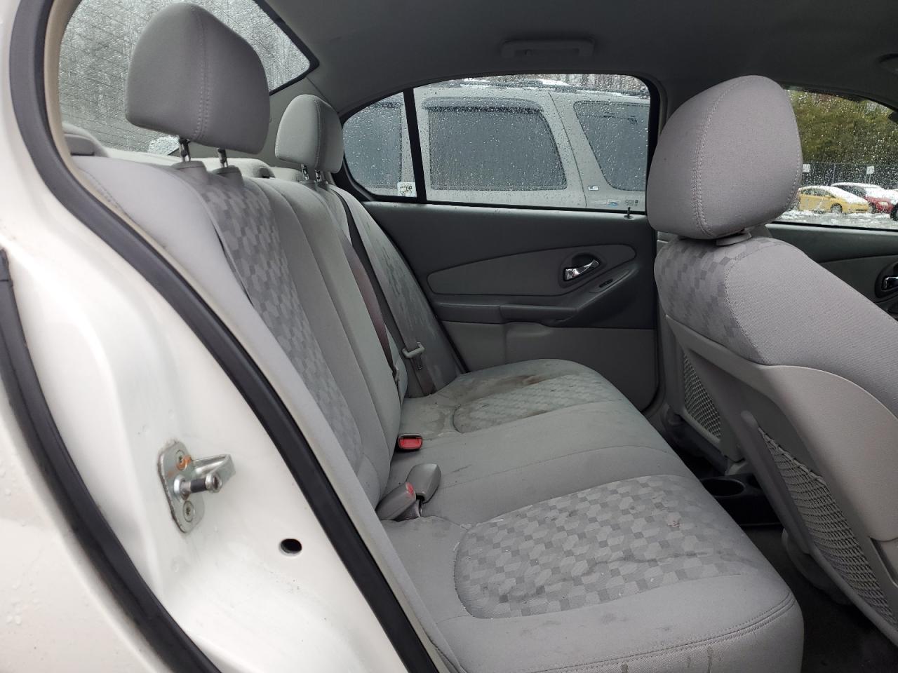 2005 Chevrolet Malibu - Image 10