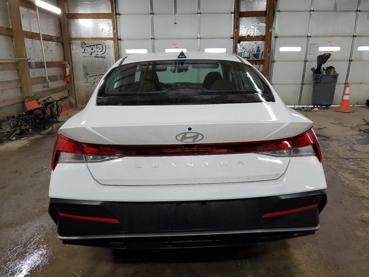 2024 Hyundai Elantra - Image 6