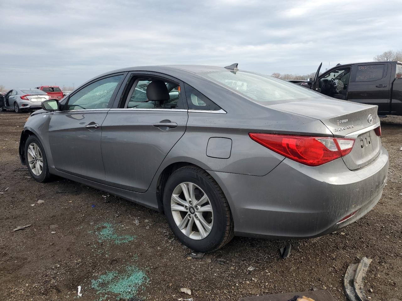 2012 Hyundai Sonata - Image 2